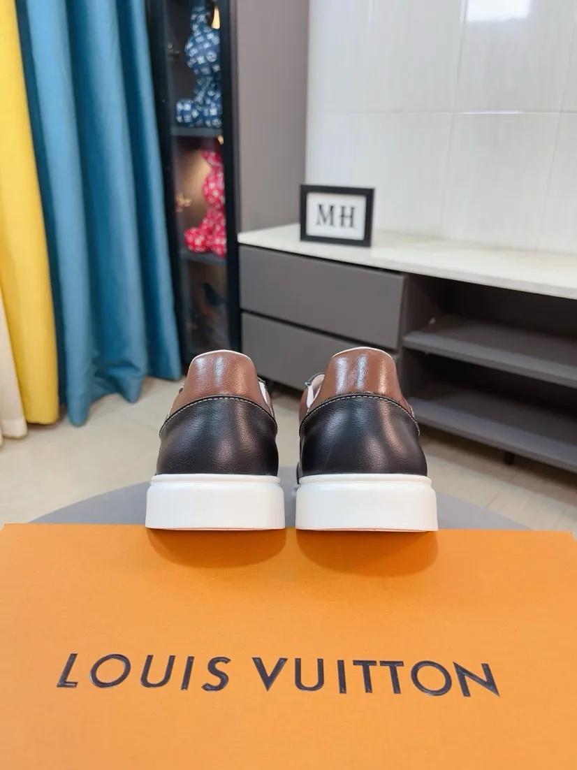 Ex-factory price 440🌹🌹[LV]🌹High-end brand of men's shoes: Official website 1:1 Latest masterpiece: The upper is made of first-layer cowhide imported from Italy with special materials➕made of full genuine leather lining🔥, making walking more convenient and comfortable! Exclusive new style, stunning work [color]! Create a fashionable personality to set off your uniqueness! A must-have for trendy men! Classic🔥Number: 38-44